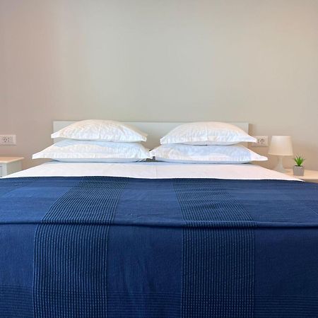 Beachfront Comfort Apartments Sinajko Подгора Екстер'єр фото