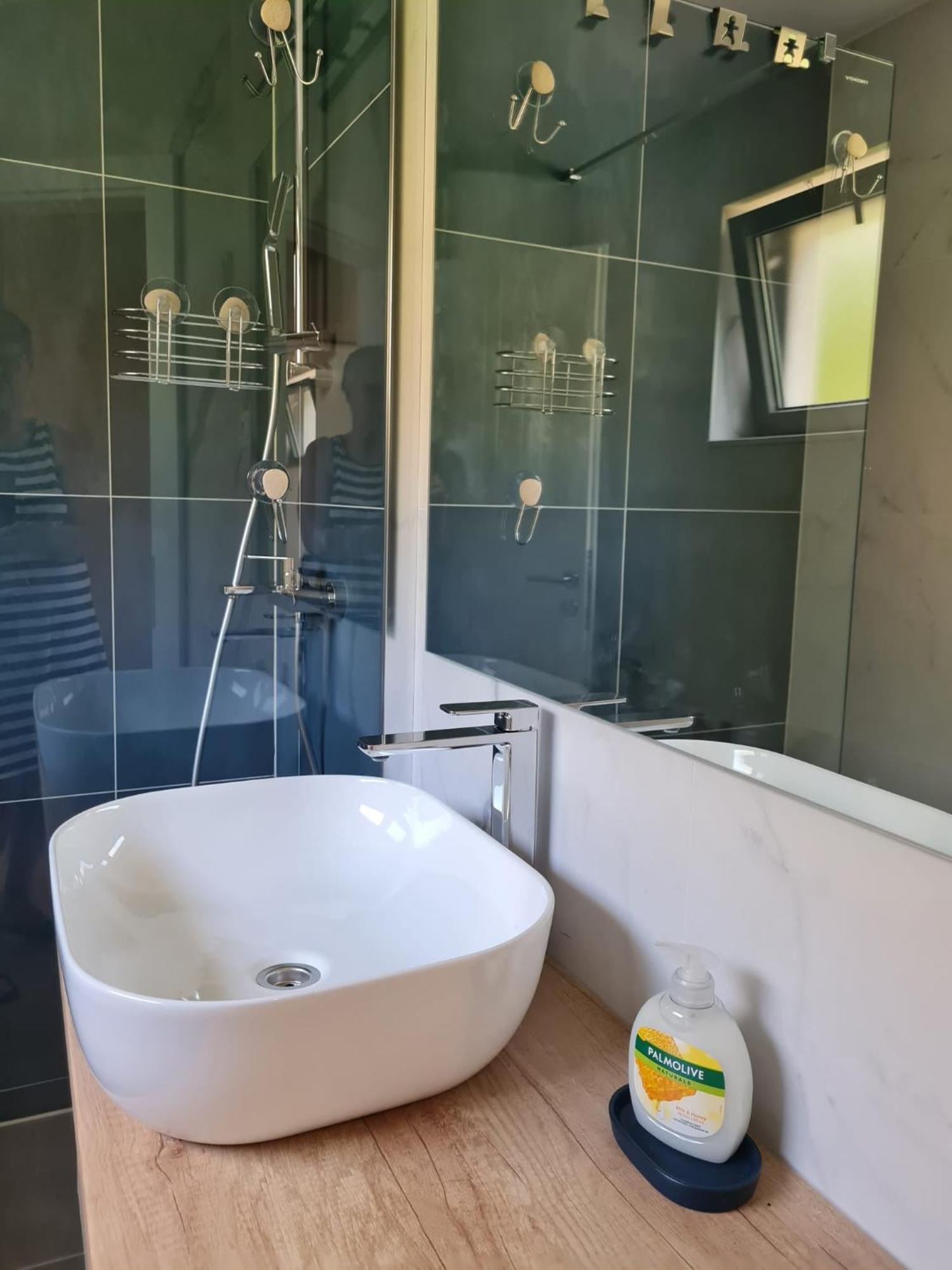 Beachfront Comfort Apartments Sinajko Подгора Номер фото