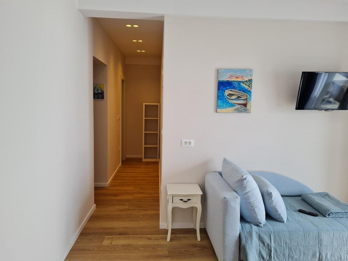 Beachfront Comfort Apartments Sinajko Подгора Екстер'єр фото